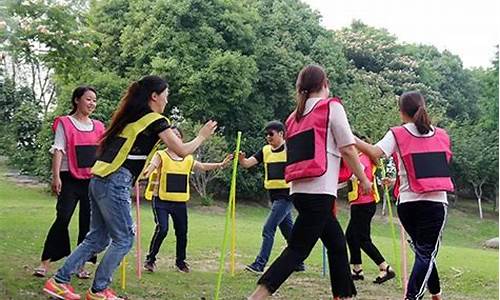 团建游戏不倒森林玩法规则_团建活动不倒森林游戏规则